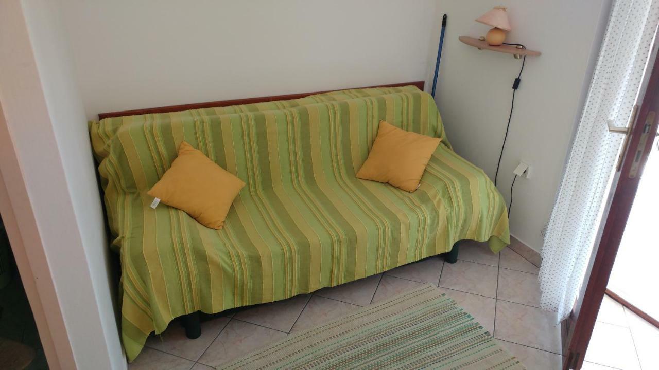 Apartments Dora Banjol Bagian luar foto