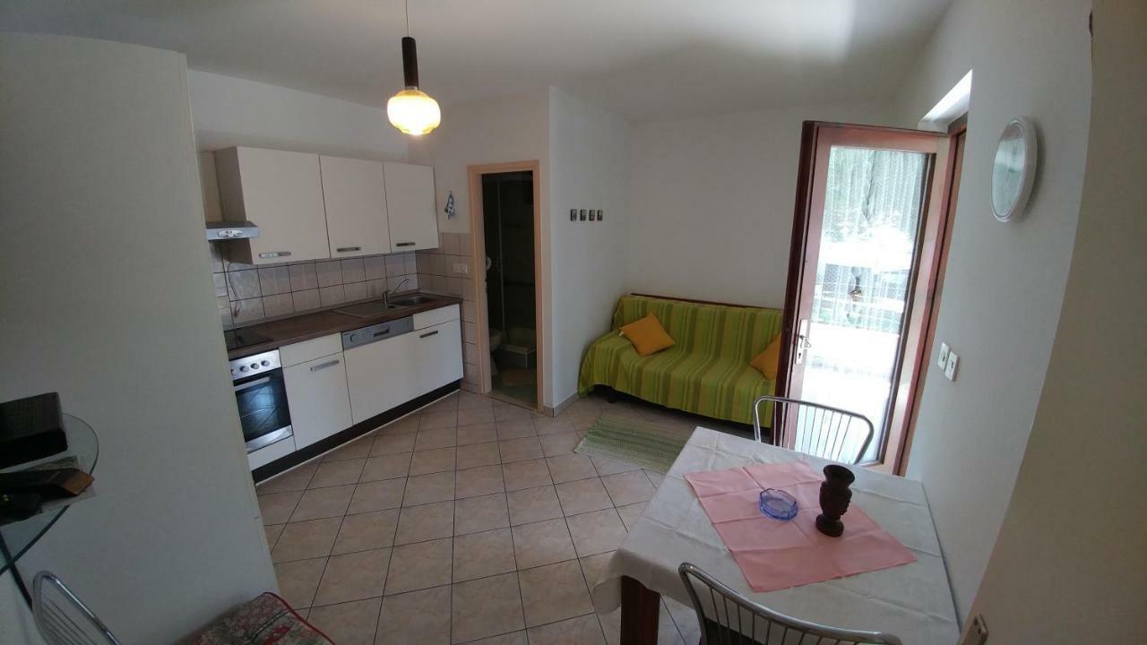Apartments Dora Banjol Bagian luar foto