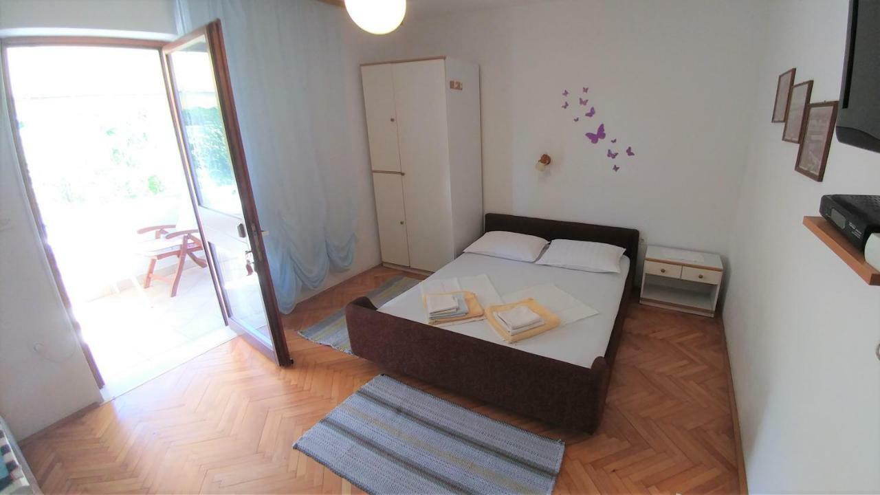 Apartments Dora Banjol Bagian luar foto